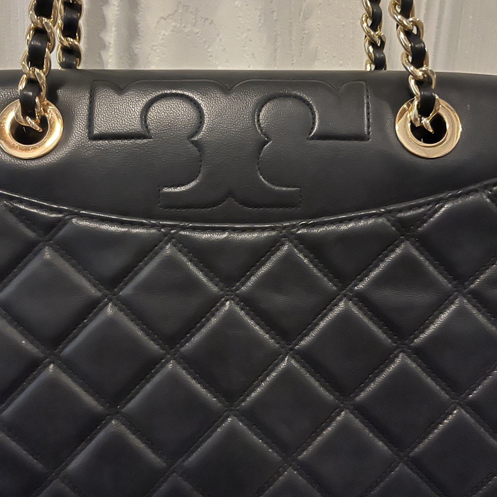 Tory Burch Black Quilted Shoulder Bag - Picture 3 of 7